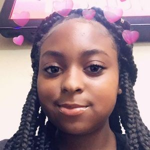 Meet your Posher, Elise